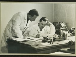 prof. Jan Kobiela i dr Wojciech Socha, 1962 r.